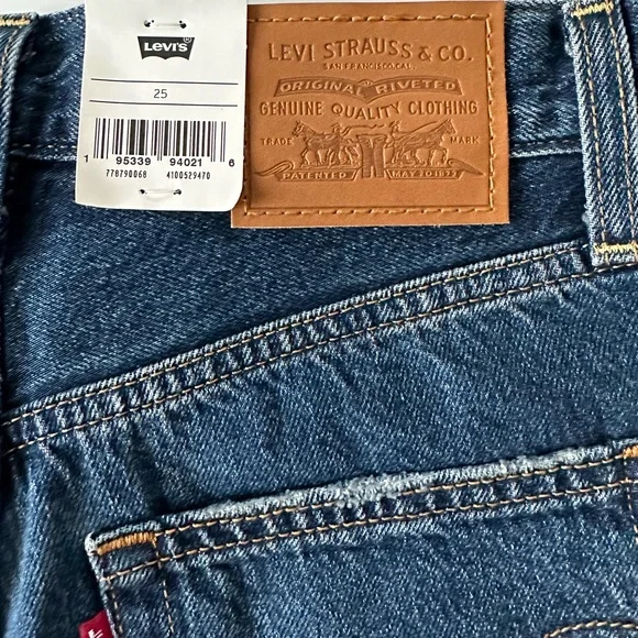 Levi's Ribcage Short Size 25 NWT - Picture 9 of 13